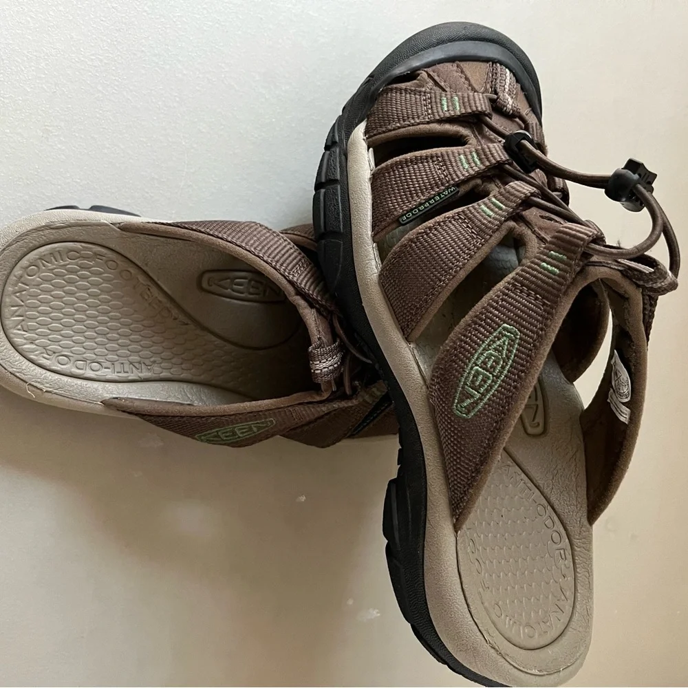Keen Kids Brown and Black Closed-Toe Outdoor Sandals